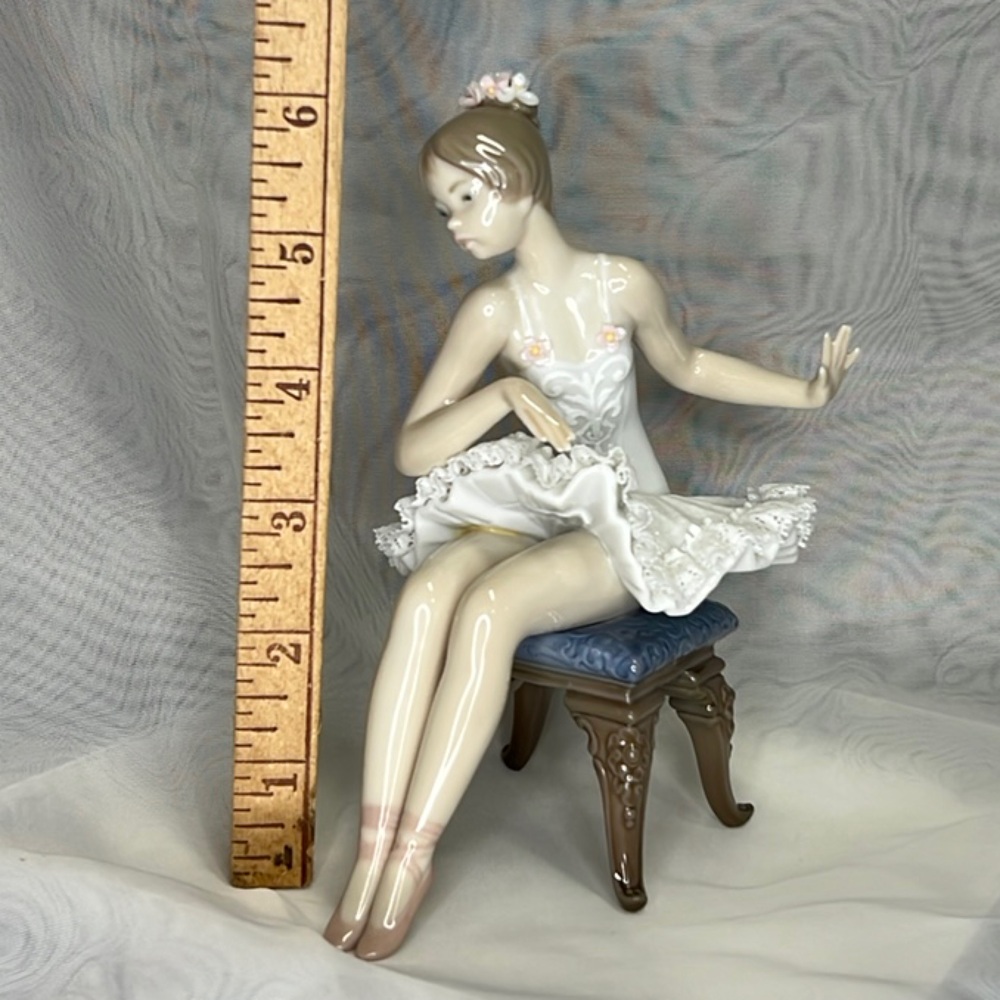 Lladro Porcelain Figurine, Ballet Descanso 05496 - Picture 7 of 12
